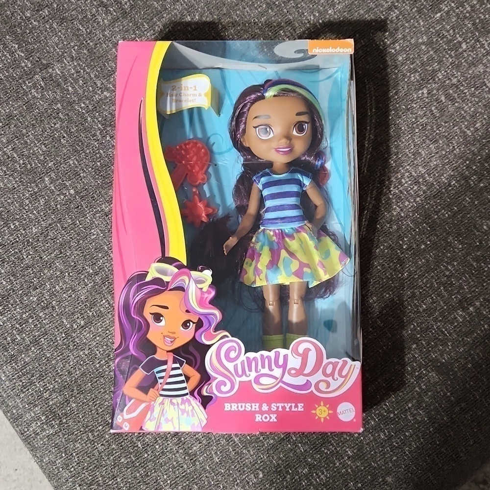 Sunny day Brush & style rox doll